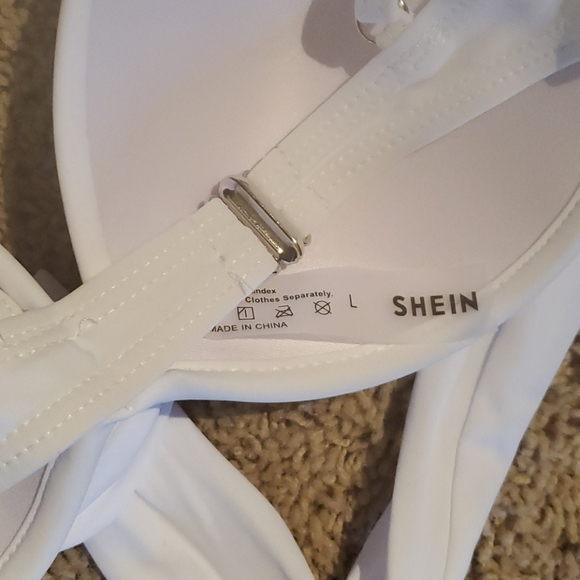 Seeing bathing suit top - Picture 2 of 2